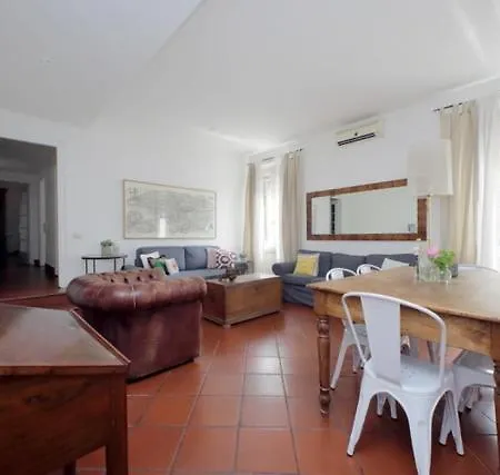 아파트 Pantheon 2 Bedrooms *