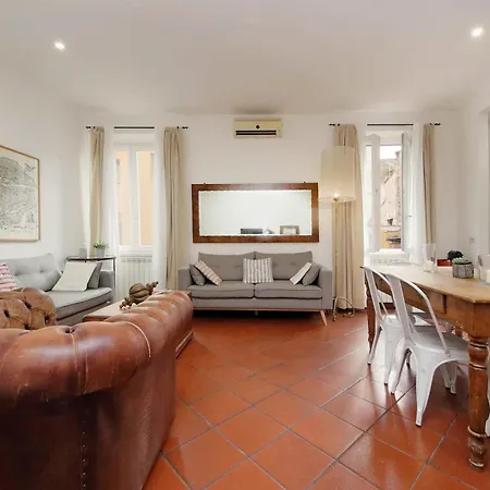 Pantheon 2 Bedrooms 아파트 *